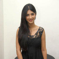 Sruthi Haasan at oh my friend audio launch - Pictures | Picture 103325